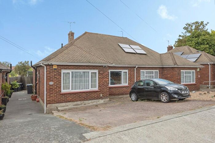 2 Bedroom Bungalow For Sale In Ridgeway Avenue, Gravesend, Kent, DA12