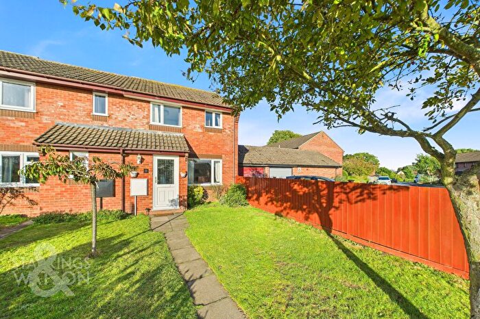 3 Bedroom Terraced House For Sale In Fitzgerald Road, Poringland, Norwich, NR14