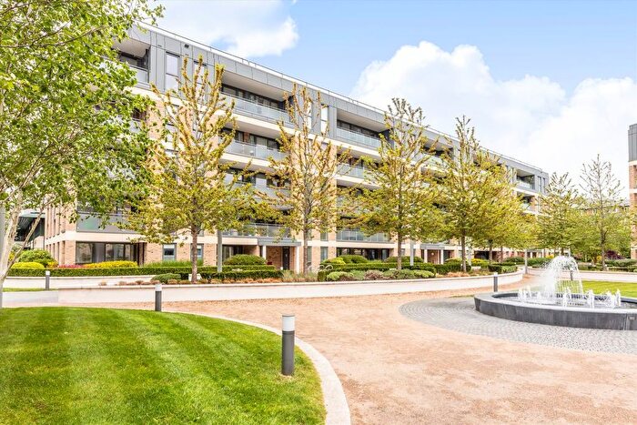 2 Bedroom Flat For Sale In Levett Square, Kew, TW9