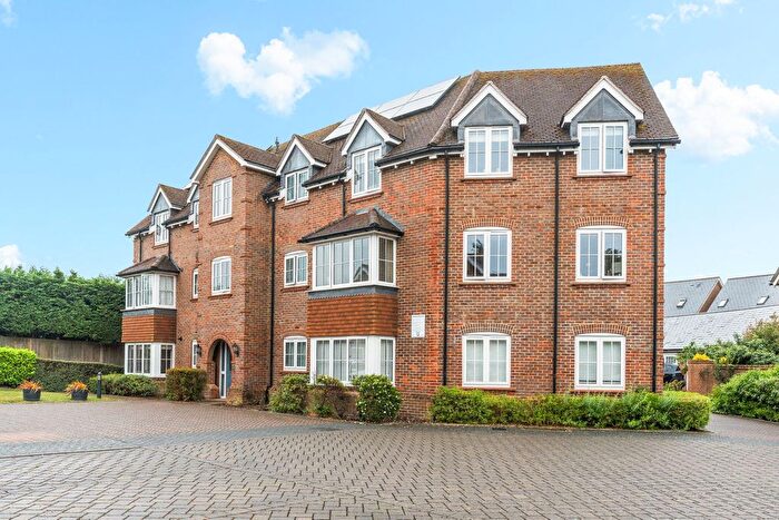 2 Bedroom Flat For Sale In Brookfield Close, Horsham, RH12