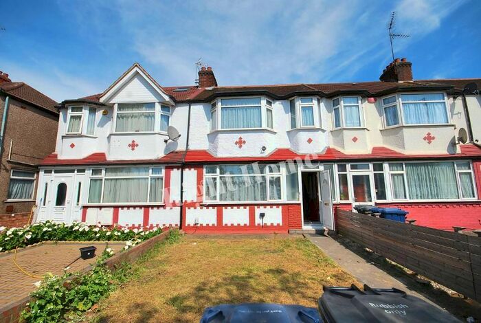 4 Bedroom Property To Rent In Priory Gardens, London, W5