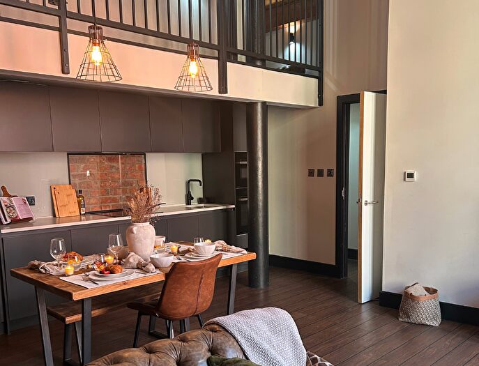 1 Bedroom Apartment To Rent In Portland Street, Manchester, Greater Manchester, M1