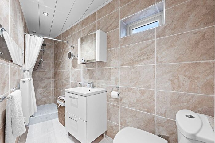 2 Bedroom Bungalow For Sale In Drummond Drive, Nuthall, Nottingham, Nottinghamshire, NG16