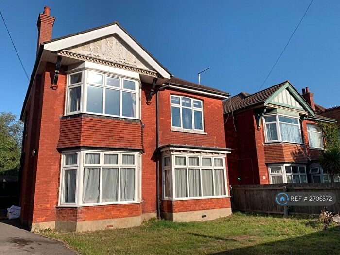 6 Bedroom Detached House To Rent In Heron Court Road, Bournemouth, BH9