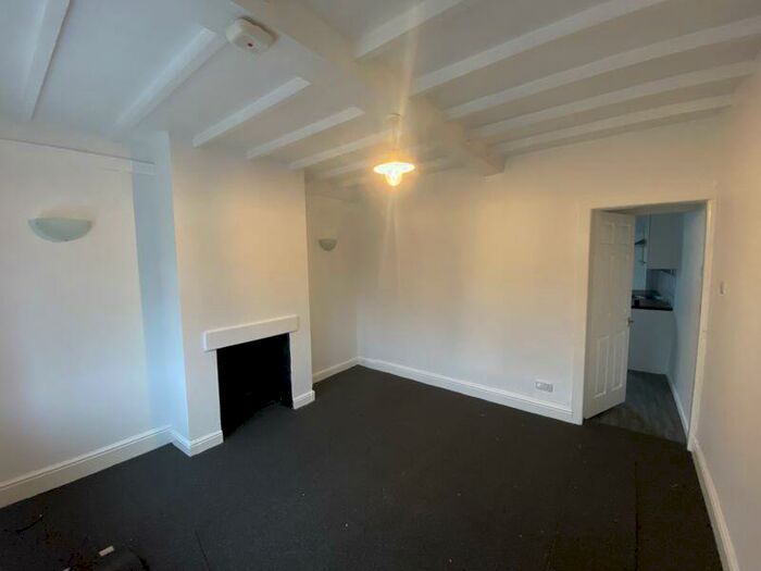 3 Bedroom Terraced House To Rent In Lincoln Road, Newark, NG22