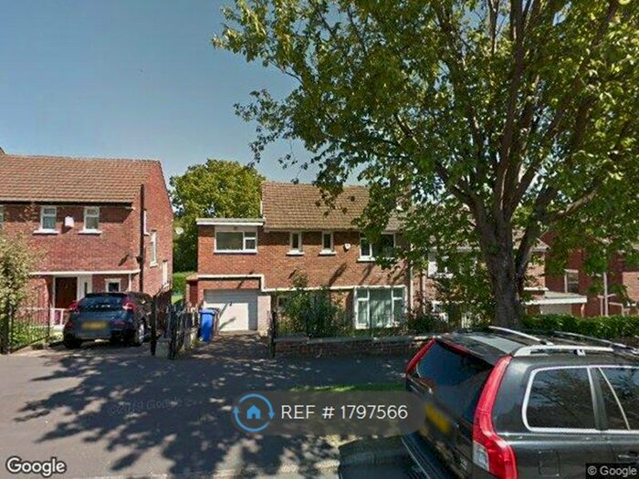 4 Bedroom Semi-Detached House To Rent In Montrose Road, Sheffield, S7