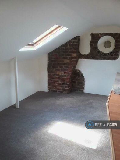 2 Bedroom Flat To Rent In Woodchurch Lane, Birkenhead, CH42