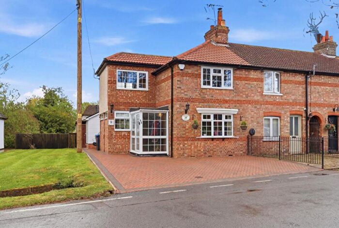 3 Bedroom House For Sale In Weald Hall Lane, Thornwood, Epping, CM16