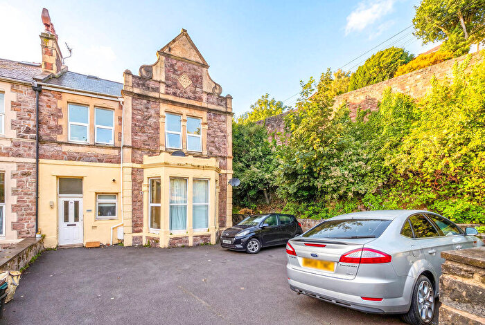 2 Bedroom Flat For Sale In Albert Quadrant, Weston Super Mare - No Chain, BS23