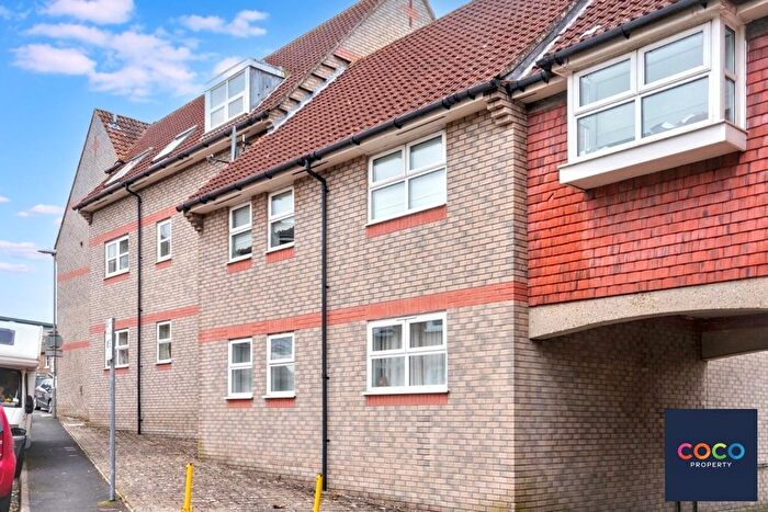 2 Bedroom Flat For Sale In Friary Court, North Square, Dorchester, DT1