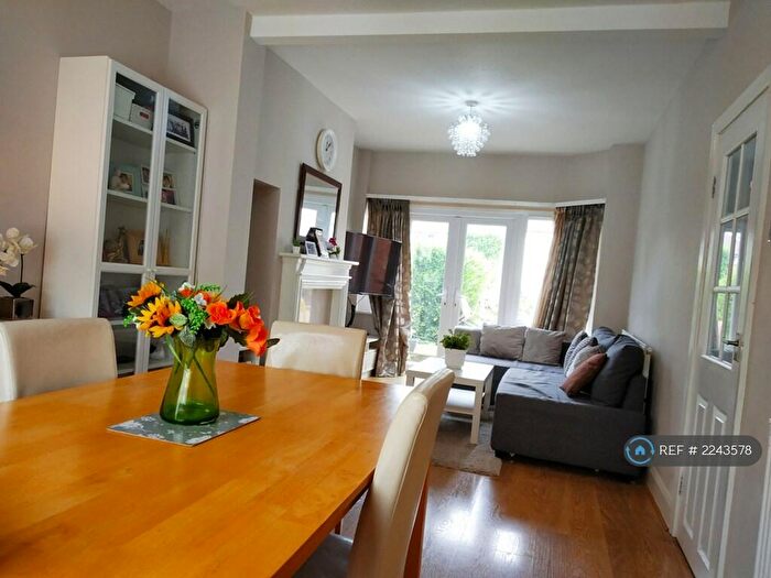 3 Bedroom Semi-Detached House To Rent In Widney Avenue, Birmingham, B29