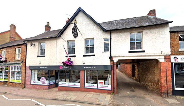2 Bedroom Flat To Rent In Flat Crown House High Street Rothwell, NN14