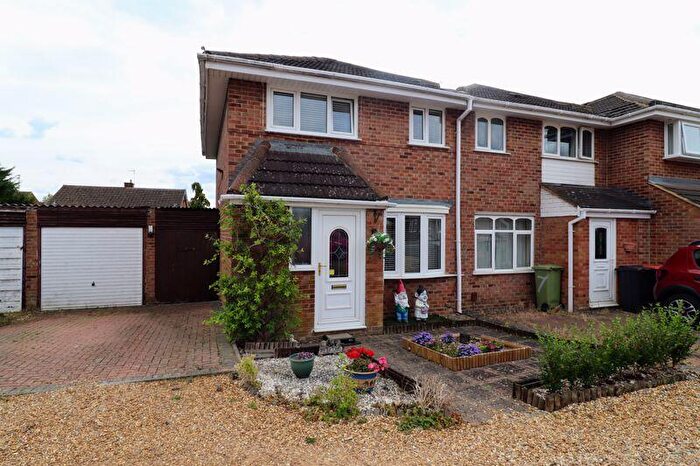 3 Bedroom End Of Terrace House For Sale In Greenlaw Place, Bletchley, Milton Keynes, MK3