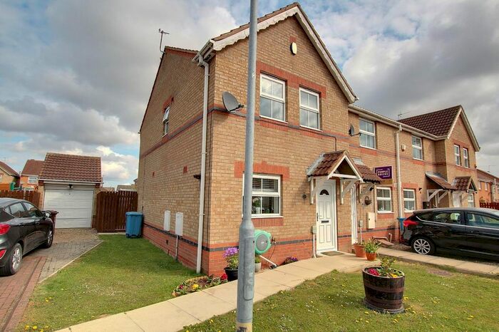 3 Bedroom End Of Terrace House To Rent In Blackwater Way, Kingswood, Hull, East Riding Of Yorkshire, Uk, HU7