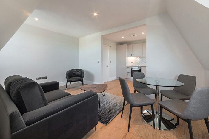 1 Bedroom Flat To Rent In Haggerston Road, Haggerston, E8