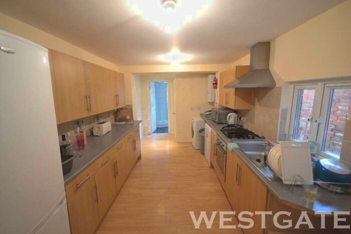 6 Bedroom Terraced House To Rent In Blenheim Road, Reading, RG1