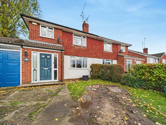 3 Bedroom Semi Detached House For Sale In Dark Lane, Tilehurst, Reading, RG31
