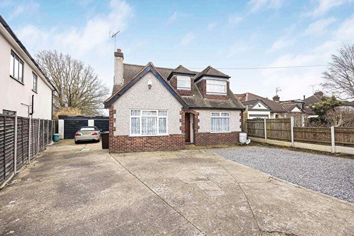 4 Bedroom Detached House For Sale In Birchwood Road, Dartford, DA2