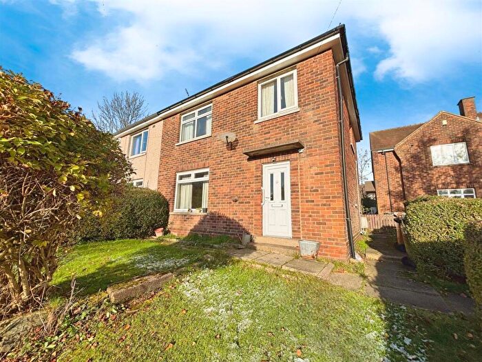 3 Bedroom Semi Detached House For Sale In Egremont Crescent, Bradford, BD6