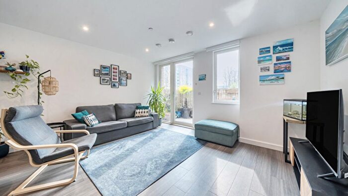 2 Bedroom Flat For Sale In Osborne Road, Acton, W3