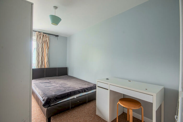 4 Bedroom Flat To Rent In Viewcraig Street Edinburgh United Kingdom, EH8