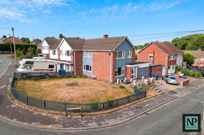 3 Bedroom Semi-Detached House For Sale In Redwell Close, Tamworth, B77