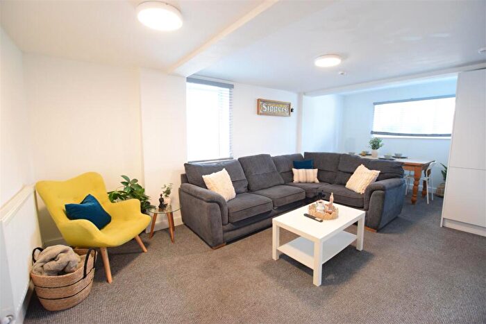 6 Bedroom Flat To Rent In Melville Street - Student Apartment - /, LN5