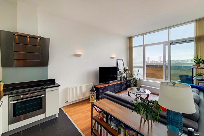 2 Bedroom Flat To Rent In Argyll Road, Woolwich, London, SE18