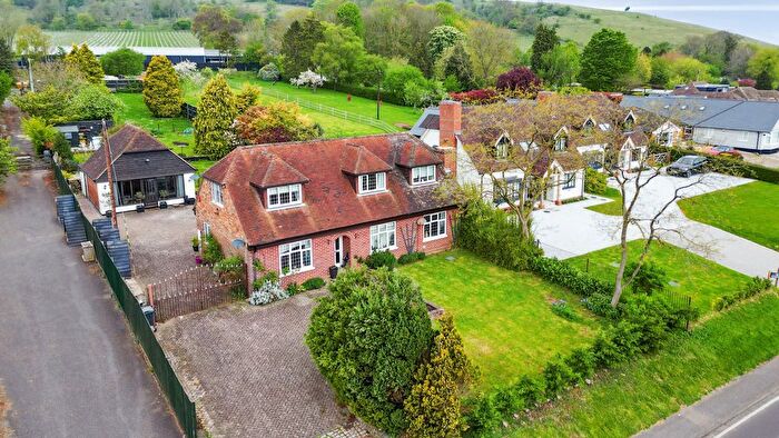 4 Bedroom Detached House For Sale In Canterbury Road, Bilting, TN25