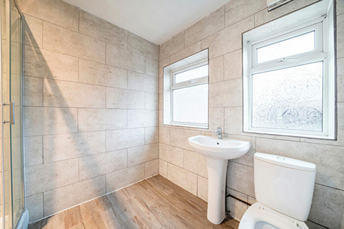 2 Bedroom Terraced House For Sale In Barth Road, Plumstead, SE18