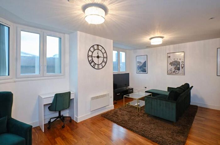 2 Bedroom Flat To Rent In Hagley Road, Birmingham, B16