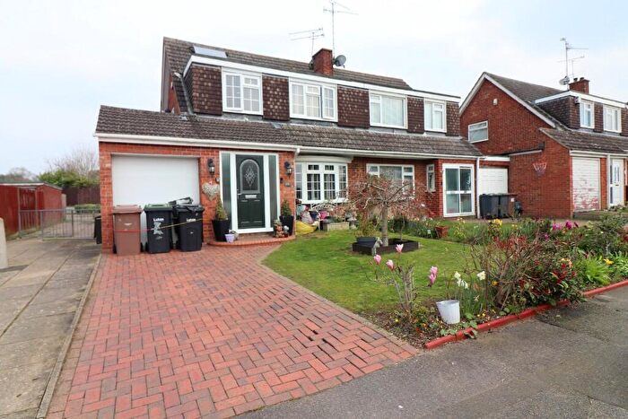 3 Bedroom Semi-Detached House For Sale In Turnpike Drive, Luton, Bedfordshire, LU3