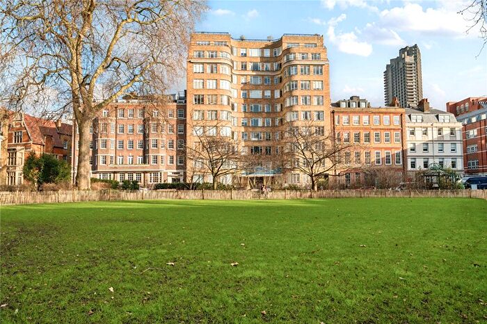 Studio For Sale In Charterhouse Square, London, EC1M
