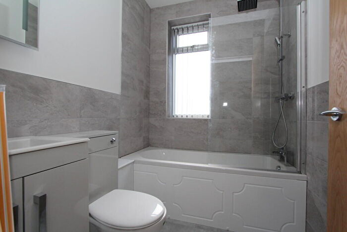 2 Bedroom Apartment To Rent In Apartment, Housley Manor, S35