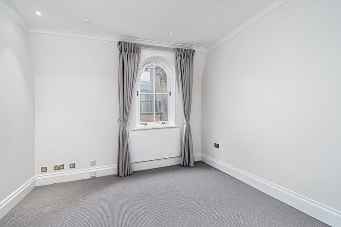 3 Bedroom Flat To Rent In Ormond Yard, St. James's, London, SW1Y