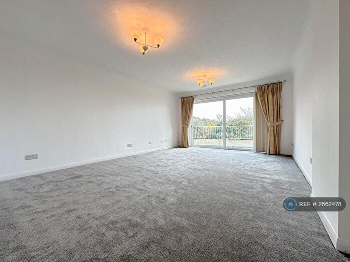 2 Bedroom Flat To Rent In Craghead, Bournemouth, BH1