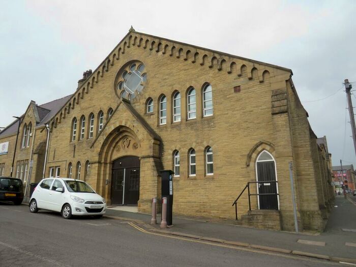 2 Bedroom Apartment To Rent In Prescott Street, Halifax, HX1