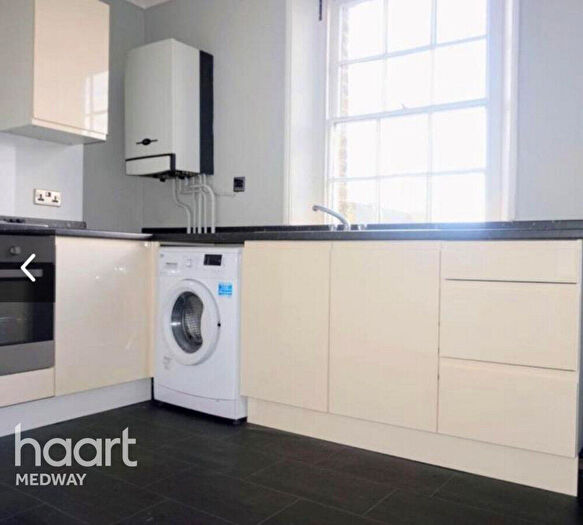 1 Bedroom Apartment To Rent In West Crescent Road, Gravesend, DA12