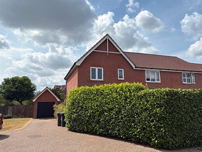 3 Bedroom End Of Terrace House For Sale In Bramley Way, Kings Hill, ME19