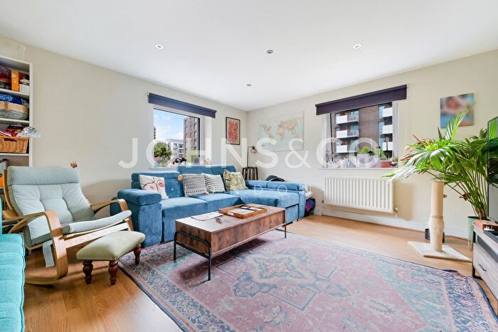 3 Bedroom Flat To Rent In Wards Wharf Approach, London, E16
