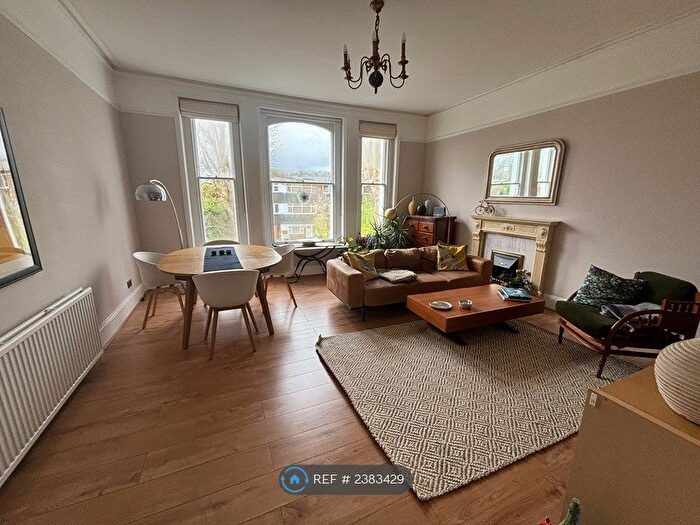 2 Bedroom Flat To Rent In Leyland Road, London, SE12