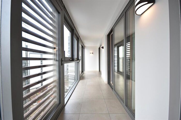 2 Bedroom Flat For Sale In Ealing Road, Brentford, TW8