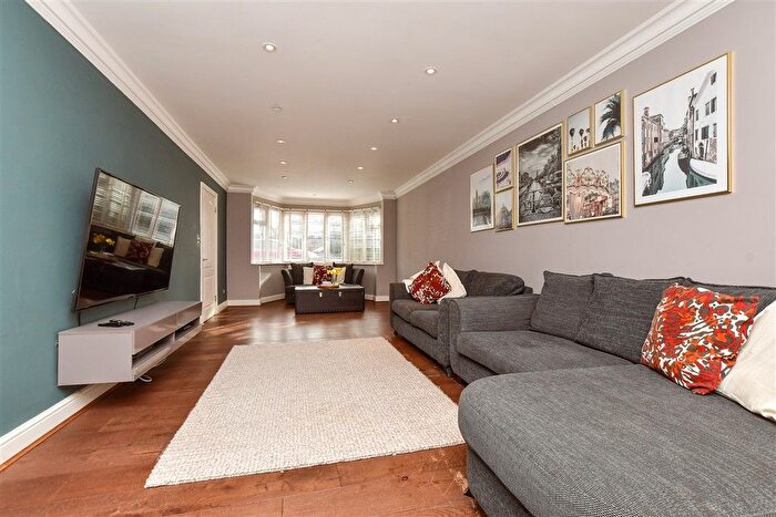 4 Bedroom Semi-detached House For Sale In Queenhill Road, South Croydon, Surrey, CR2