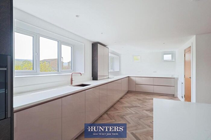 4 Bedroom Detached House For Sale In Bute Street, Glossop, SK13