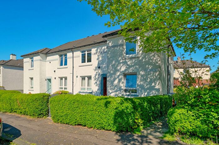 2 Bedroom Flat For Sale In Auldburn Road, Pollokshaws, Glasgow, G43