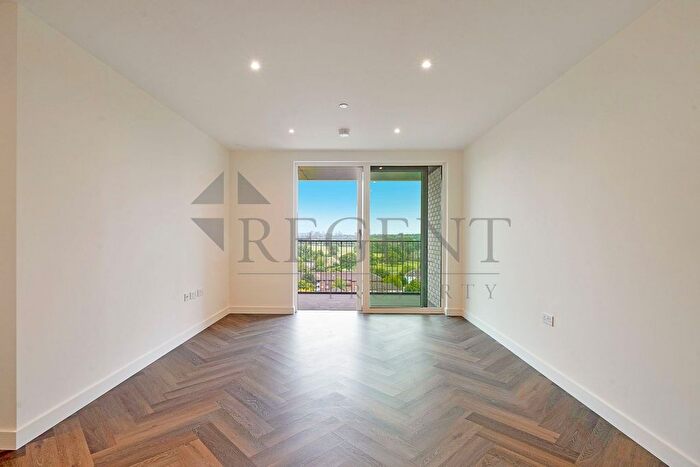 2 Bedroom Flat To Rent In Silkstream, The Hyde, NW9