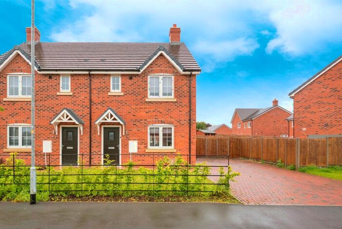 3 Bedroom Semi-Detached House For Sale In Morris Road, Barrowby, Grantham, NG32