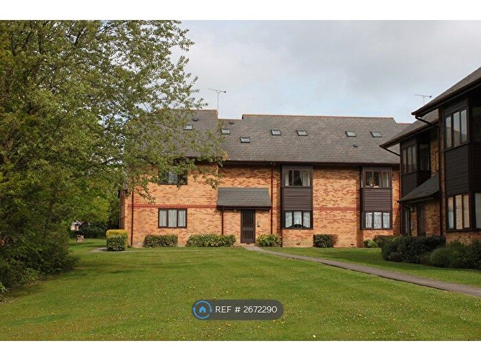 2 Bedroom Flat To Rent In Cavendish Gardens, Chelmsford, CM2