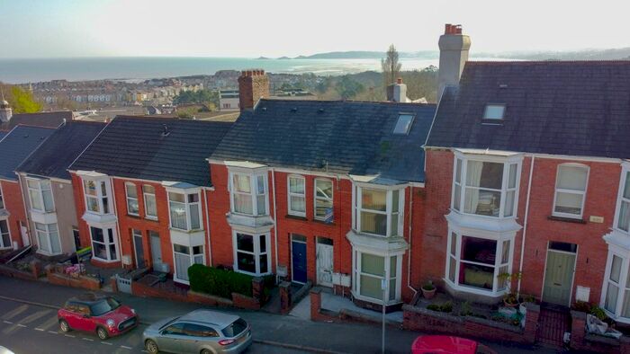 3 Bedroom Maisonette To Rent In Hawthorne Avenue, Uplands, Swansea, SA2