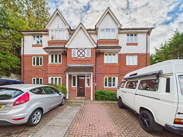 1 Bedroom Flat For Sale In Ryde Drive, Stanford-Le-Hope, SS17